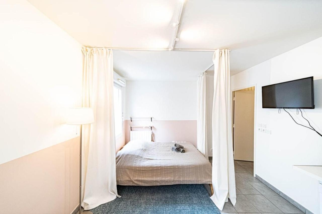 Le Petit Montel- Studio Avec Garage-Metro Valmy リヨン エクステリア 写真